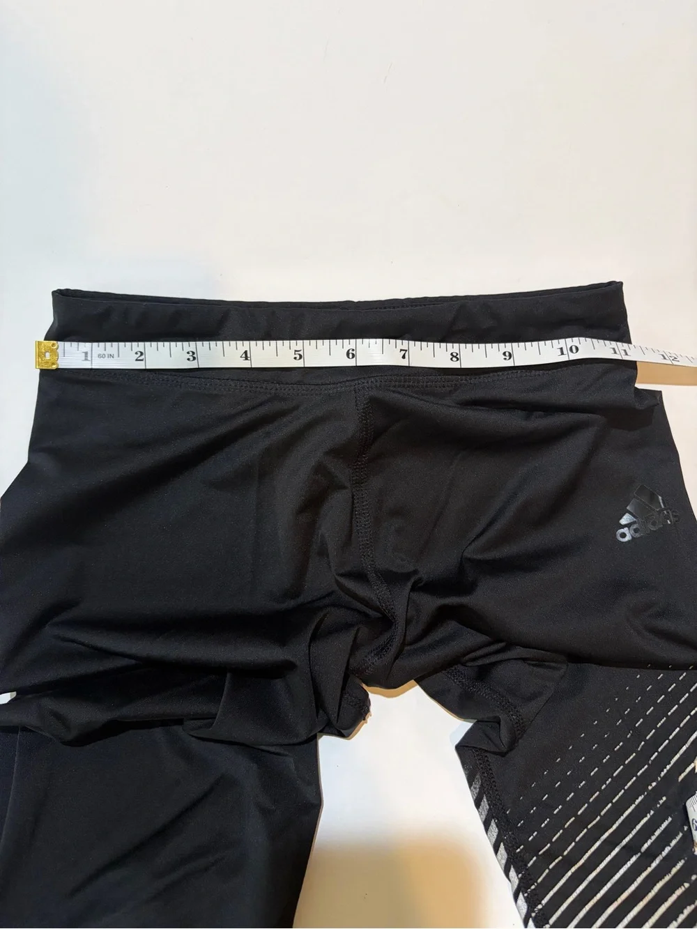 Adidas Girls Black Graphic Capri Leggings Size M 10/12 Athletic Activewear
